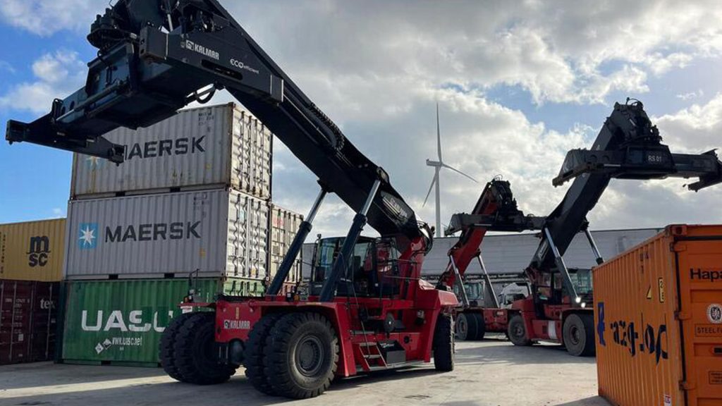 Eskatrans kalmar ecoreachstacker container terminal | Hello.be